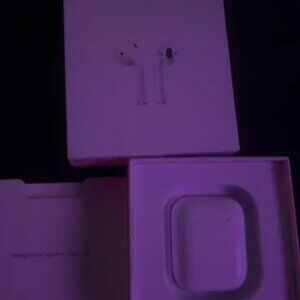 Apple AirPods (2nd Generation)